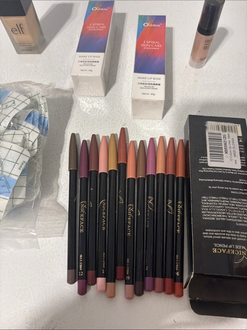 Assorted Makeup bundle - Picture 5 of 6
